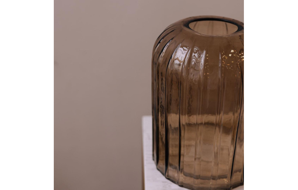 Вазы - изображение №4 "Декоративная ваза из стекла Рельеф, коричневый"  на www.Angstrem-mebel.ru