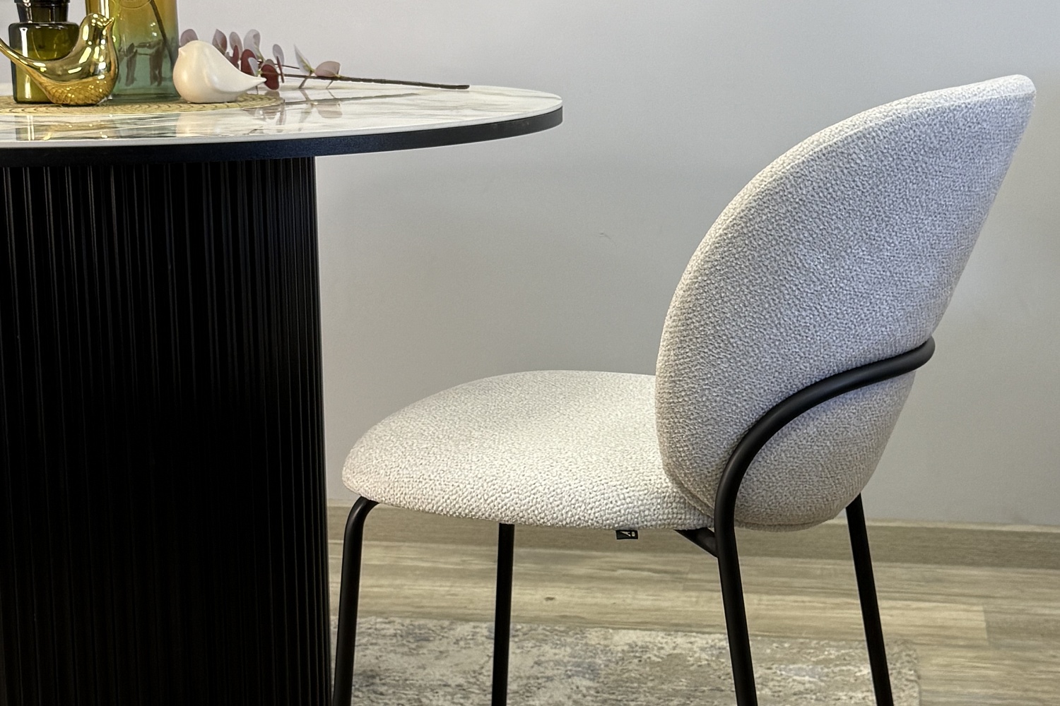 Обеденные столы - изображение №4 "Стол Галло обеденный керамика/гранит арктический глянец"  на www.Angstrem-mebel.ru